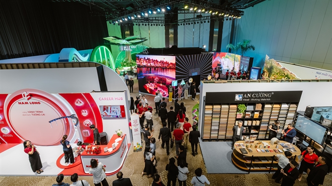 Nam Long Journey 2025: Bùng nổ ngay ngày đầu tiên với hơn 1.000 lượt khách tham dự Toàn cảnh không khí nhộn nhịp tại khu vực trải nghiệm các đại đô thị Nam Long