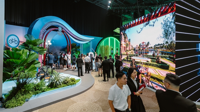 Nam Long Journey 2025: Bùng nổ ngay ngày đầu tiên với hơn 1.000 lượt khách tham dự Nam Long Journey giúp khách tham quan được trải nghiệm cách 5 trụ cột Live - Work - Learn - Play - Shop vận hành đồng bộ