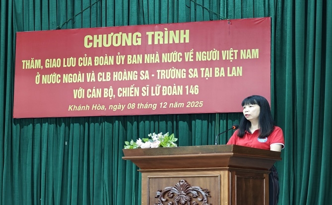Bà Phạm Thị Kim Hoa, Phó Chủ nhiệm Uỷ ban Nhà nước về người Việt Nam ở nước ngoài phát biểu tại chương trình