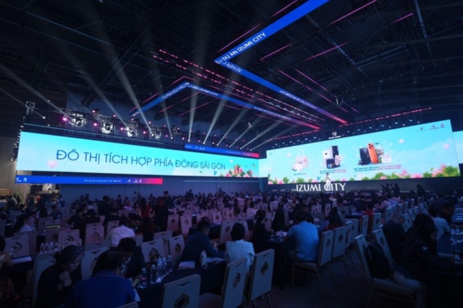 Sức nóng Nam Long Journey 2025 vượt kỳ vọng: Khẳng định sức hút của mô hình đô thị tích hợp Sự kiện mở bán Izumi Canaria ghi nhận sức bật của phân khúc thấp tầng khi nhanh chóng “nhuộm đỏ” 100% giỏ hàng đặc biệt.