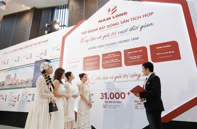 Sức nóng Nam Long Journey 2025 vượt kỳ vọng: Khẳng định sức hút của mô hình đô thị tích hợp Khách tham dự trực tiếp khám phá hệ sinh thái và chiến lược đô thị tích hợp mà Nam Long theo đuổi.