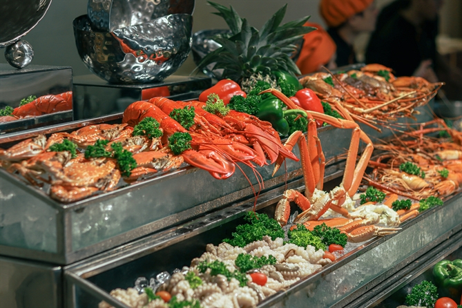 Don Giang sinh va Giao thua ruc ro cung dai tiec hai san tai Novotel Saigon Centre