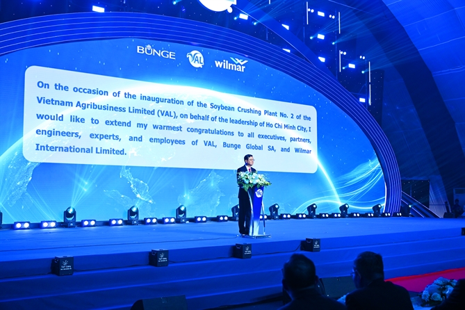 VAL khánh thành dây chuyền ép dầu đậu nành thứ 2 3. Ông Nguyễn Công Vinh, Phó Chủ tịch Ủy ban nhân dân Thành phố Hồ Chí Minh, phát biểu tại lễ khánh thành