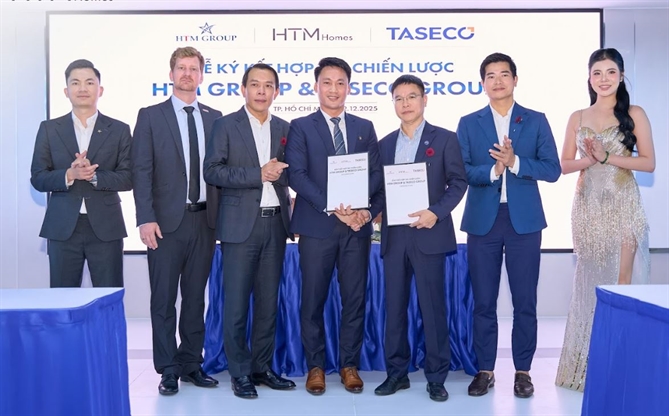 Đại diện HTM Group, Taseco Group cùng thương hiệu Franke tại lễ ký kết