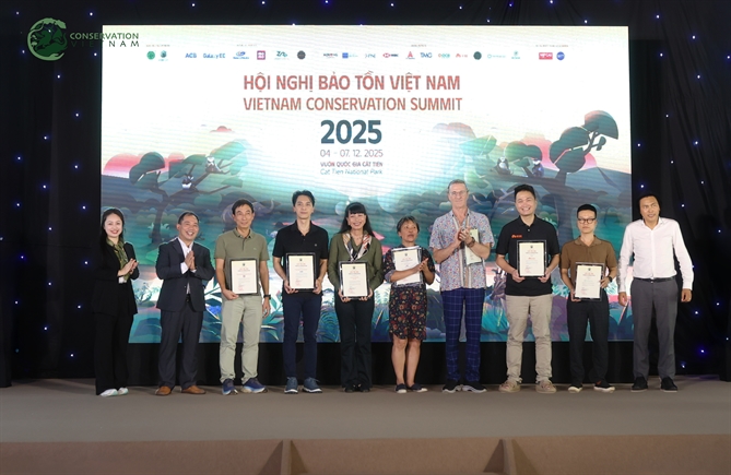 Khoảnh khắc tri ân Nhà tài trợ của Hội Nghị Bảo Tồn Việt Nam 2025 - Ảnh: Conservation Vietnam