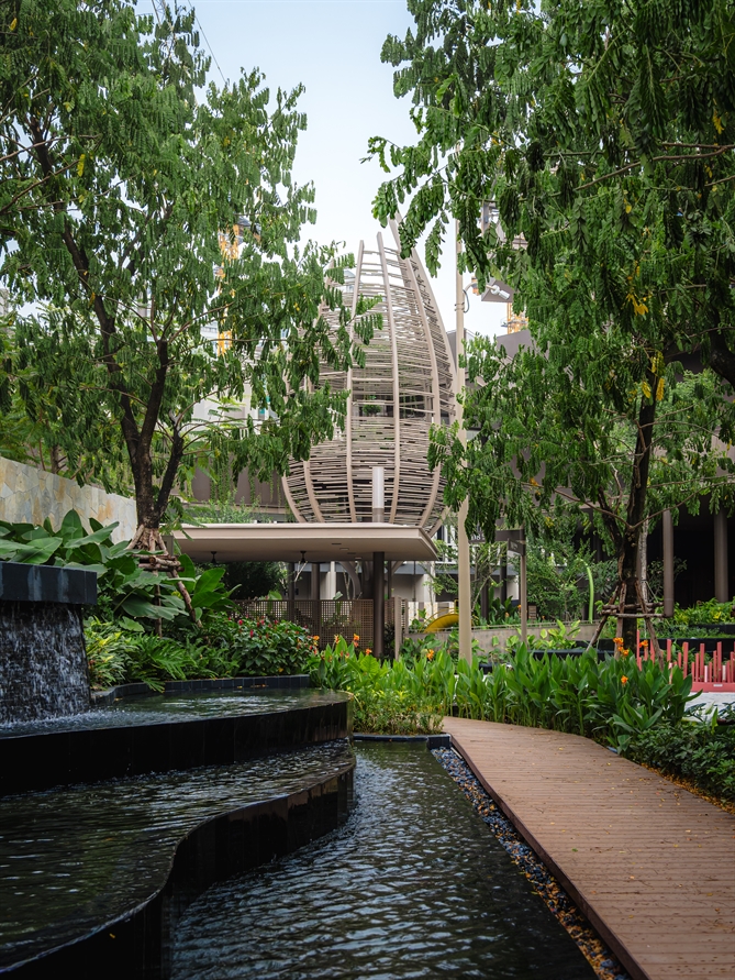 Trái ngọt từ sự bứt phá The Canopy Clubhouse mang đến một trải nghiệm nghỉ dưỡng tại gia với cảnh quan thanh bình của hồ bơi và thác nước, tạo nên một