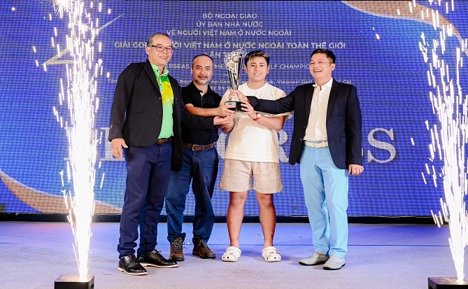 Golfer Jonathan Nguyen (Best gross cá nhân)