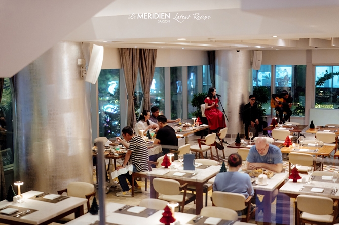 Nghỉ dưỡng đầy phong cách đón Tết Bính Ngọ tại Le Méridien Saigon Trải nghiệm ăn buffet ngắm pháo hoa vào dịp Giao thừa Tết Bính Ngọ tại nhà hàng Latest Recipe - Tầng M khách sạn Le Méridien Saigon