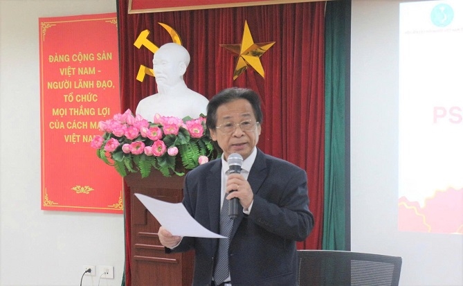 PGS.TS Nguyễn Lân Trung nêu Báo cáo tổng kết hoạt động năm 2025 và phương hướng hoạt động năm 2026 của Hội Liên lạc với người Việt Nam ở nước ngoài