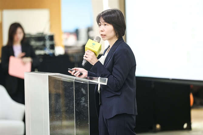 Bà Ya-Jou Chang, Phó Chủ tịch Điều hành Cấp cao Cathay Financial Holdings chia sẻ cách hệ sinh thái Ngân hàng – Bảo Hiểm – Quản lý tài sản vận hành.