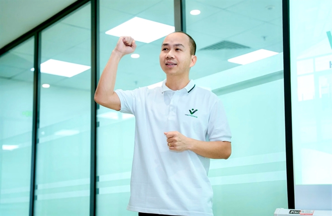 Giáo sư Mỹ và chuyên gia công nghệ hội tụ tại VinDynamics: Giấc mơ robot cho mọi người Giám đốc Công nghệ của VinDynamics - ông Nguyễn Quang Vĩnh.