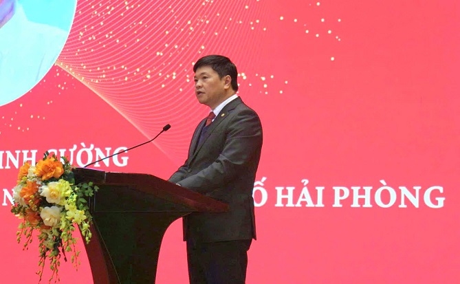 Đánh giá cao những đóng góp của kiều bào Hải Phòng dành cho quê hương Ông Hoàng Minh Cường, Phó Chủ tịch UBND thành phố Hải Phòng gửi lời chúc mừng năm mới tới bà con kiều bào và thân nhân