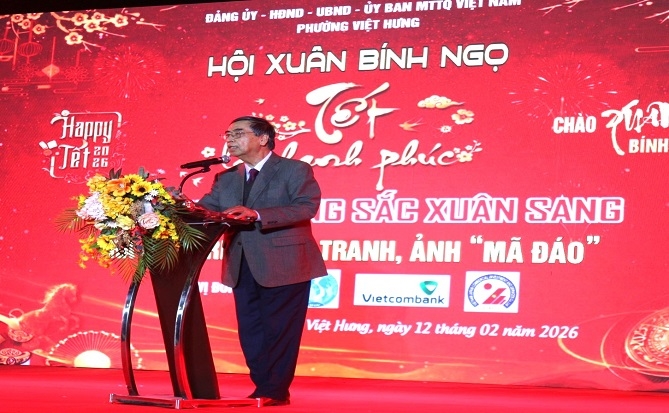 Đại sứ Nguyễn Phú Bình, Chủ tịch Hội Liên lạc với người Việt Nam ở nước ngoài phát biểu tại chương trình