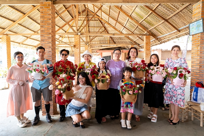 Lễ hội vừa có không gian cho từng lứa tuổi, vừa tạo cơ hội gắn kết gia đình