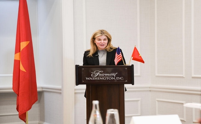 Bà Stephanie Pope, Chủ tịch kiêm Tổng Giám đốc Boeing Commercial Airplanes phát biểu tại sự kiện