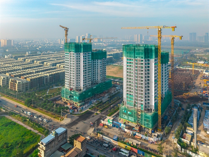 The Global City hoàn thiện tiện ích và hạ tầng tăng tốc từng ngày, mới đây nhất đường Liên Phường xuyên tâm khu đô thị đã thông xe 2 chiều và phân khu cao tầng đầu tiên Masteri Grand View chính thức cất nóc.