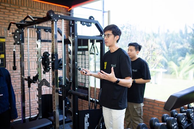 The Gym Pod tái định nghĩa mô hình gym truyền thống Ông Damian Chow, sáng lập The Gym Pod chia sẻ về cách thức hoạt động của pod