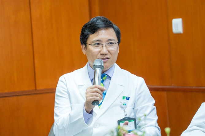 TS.BS.CKII Đặng Đình Minh Thanh - Trưởng Trung tâm Phẫu thuật Robot FV da Vinci