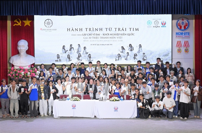 Sáng ngày 24.3, “Hành trình Từ Trái Tim” đã diễn ra tại điểm trường Đại học Công nghệ Kỹ thuật TP. Hồ Chí Minh, tiếp tục hành trình lan tỏa tri thức đến thanh niên Việt Nam trong năm 2026. 