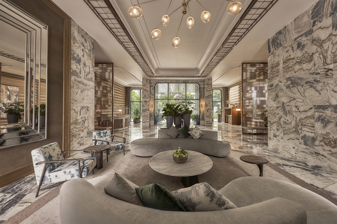 Sảnh chờ sang trọng theo tiêu chuẩn khách sạn 5 sao, với đội ngũ concierge luôn túc trực hỗ trợ