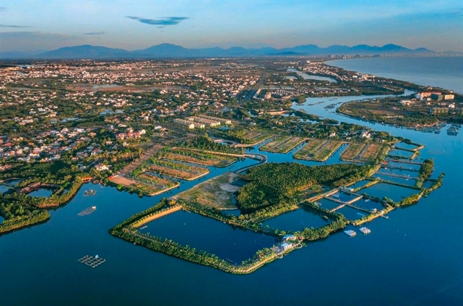 Bất động sản Nam Đà Nẵng: Chiến lược hưu trí chủ động từ tuổi 40 Nam Đà Nẵng - thị trường tiềm năng của bất động sản sinh thái. Ảnh: Unsplash.