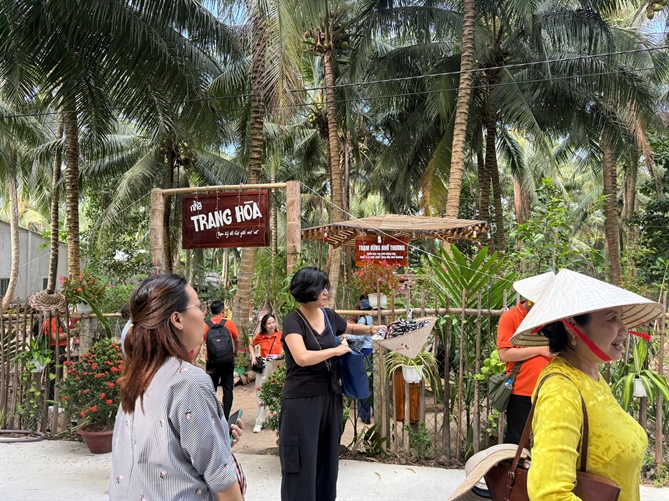 Làng cổ 200 năm miền sông nước