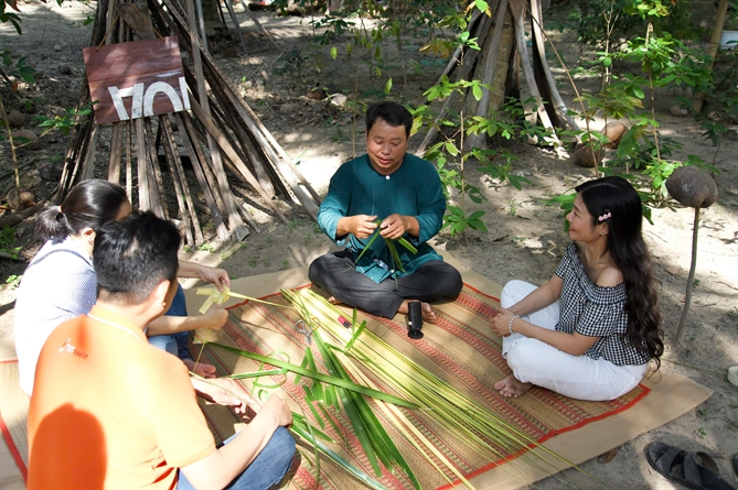 Làng cổ 200 năm miền sông nước