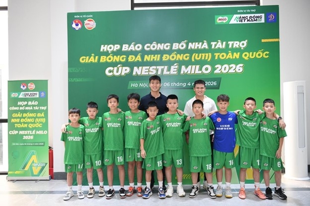 Nestlé MILO tiếp tục đồng hành cùng giải bóng đá nhi đồng (U11) toàn quốc 2026 Hai tuyển thủ Đội tuyển bóng đá Quốc gia Việt Nam Đỗ Duy Mạnh và Phạm Tuấn Hải cùng các cầu thủ nhí tại Lễ công bố Giải Bóng đá Nhi đồng (U11) Toàn quốc Cúp Nestlé MILO 2026