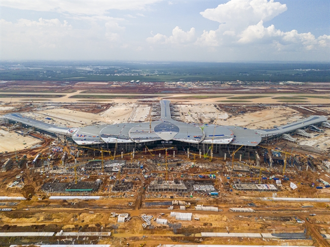 Hệ thống giao thông đa phương mở ra mạng lưới kết nối trực tiếp với dòng khách toàn cầu.