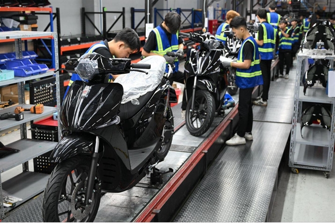 Nhà máy sản xuất xe máy điện Dat Bike.
