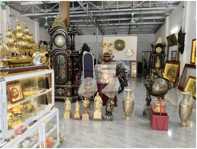 Hiện nay, thế mạnh của Đồng Xâm xoay quanh ba dòng sản phẩm chính: đồ trang sức, mỹ nghệ và đồ thờ cúng