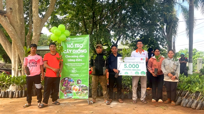 ofi được vinh danh tại Giải thưởng Rồng Vàng nhờ dấu ấn phát triển bền vững ofi hướng đến thúc đẩy tăng trưởng xanh thông qua các chương trình nông nghiệp bền vững và phát triển cộng đồng.