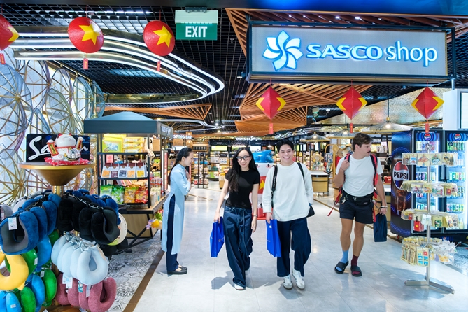 Không gian mua sắm hiện đại của SASCO Shop.
