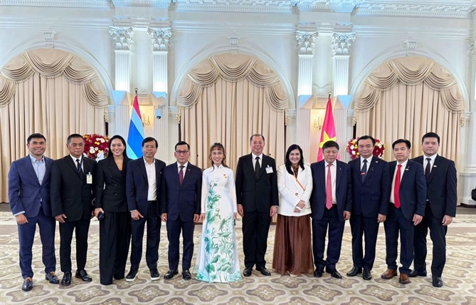  Lãnh đạo Vietjet và EECO tại Tòa nhà Chính phủ Thái Lan.