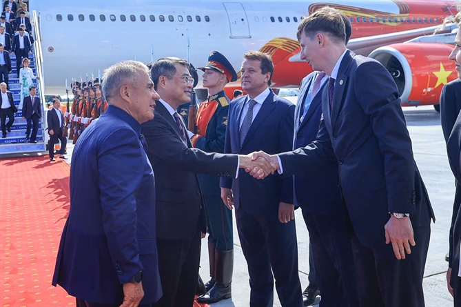 Thủ tướng Lê Minh Hưng lên đường dự Hội nghị Cấp cao ASEAN - Nga trên chuyến bay thương mại Vietjet