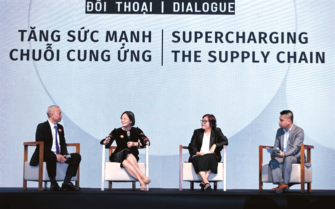 Diễn giả tại phiên thảo luận “Tăng sức mạnh chuỗi cung ứng”.