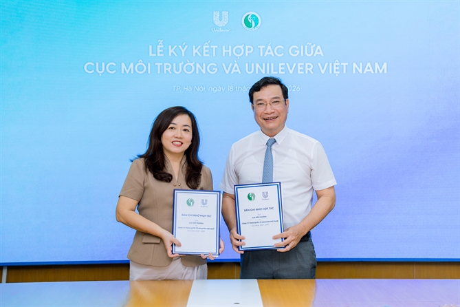 Biên bản ghi nhớ hợp tác giữa Cục Môi trường và Unilever Việt Nam trong giai đoạn 2026 - 2030 hướng tới tăng cường kết nối giữa chính sách, công nghệ, doanh nghiệp, nguồn vốn và cộng đồng đổi mới sáng tạo, nhằm đưa các giải pháp tuần hoàn nhựa từ cam kết vào triển khai thực tế