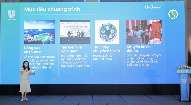 Bà Lê Thị Hồng Nhi - Phó Tổng Giám đốc Truyền thông, Đối ngoại và Phát triển bền vững, Unilever Việt Nam giới thiệu các thông tin chính về Cuộc thi “Giải pháp Đổi mới Tuần hoàn Nhựa 2026”
