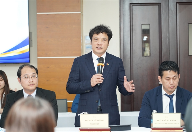 Ông Nguyễn Văn Khoa - Tổng giám đốc FPT chia sẻ tại lễ ký kết.