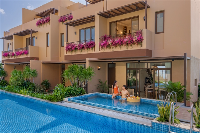 Hình thực tế mặt sau đậm chất nghỉ dưỡng của nhà phố Ma Rốc, phân khu Sông Town