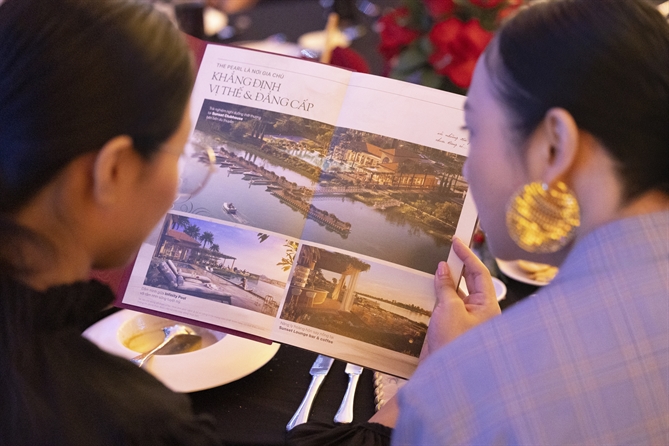 The Pearl hiện diện như sự kết tinh của vị trí ven sông hữu hạn, thiên nhiên nguyên bản và chuẩn sống riêng tư dành cho những chủ nhân tinh hoa.
