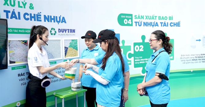 Từ bao bì sau sử dụng đến chuỗi giá trị mới: Cách Unilever Việt Nam tiếp cận kinh tế tuần hoàn 2. Unilever Việt Nam đang từng bước kết nối trách nhiệm môi trường với hành vi tiêu dùng có trách nhiệm