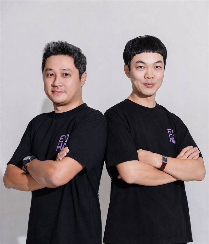 Hai nhà sáng lập EH, ông Võ Duy Phú ( trái) và ông
