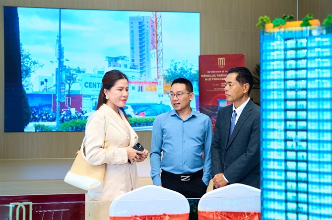 Khách hàng thăm quan và đầu tư tại dự án M Riverside Danang