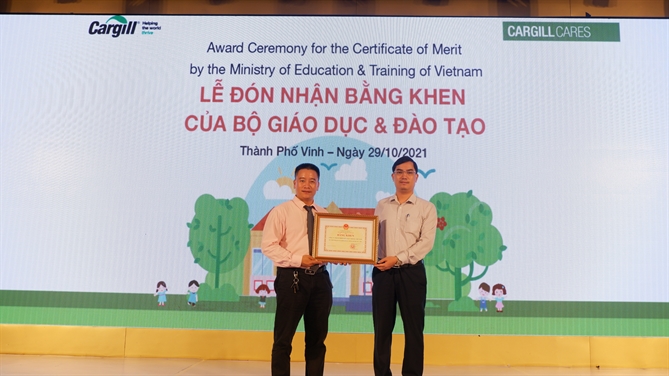 Cargill: Từ xây trường đến vun đắp văn hóa đọc cho thiếu nhi Cargill nhận bằng khen của Bộ Giáo dục và Đào tạo năm 2021