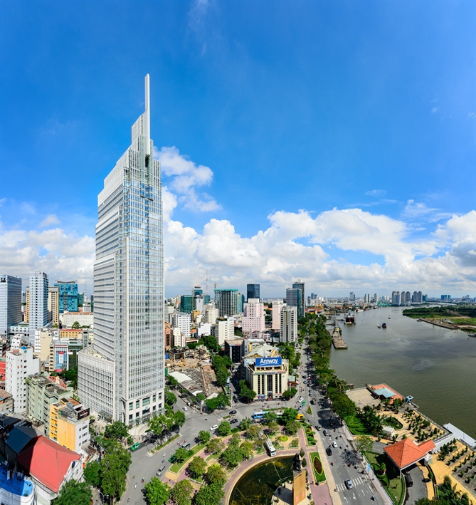 Vietcombank Tower trên skyline ven sông Sài Gòn, một dấu mốc dễ nhận diện trong không gian kinh doanh của trung tâm TP.HCM