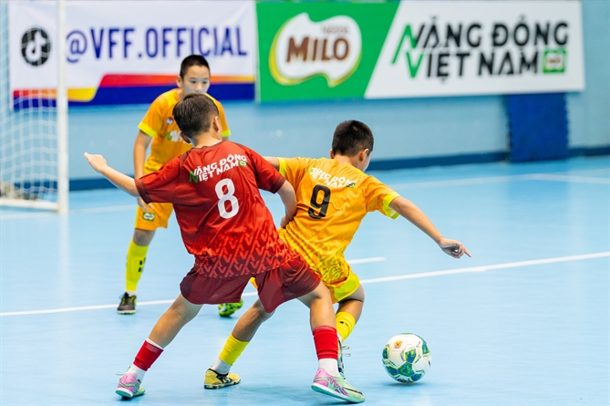 Màn chuyền bóng kịch tính của hai đội bóng Hà Nội trong trận chung kết.