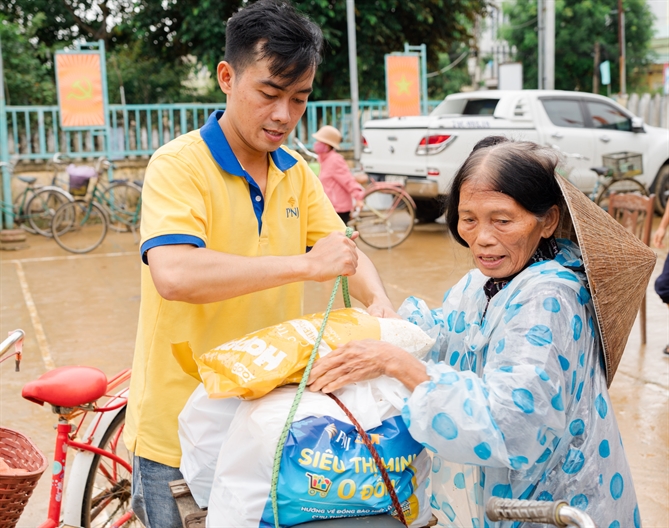 4 năm nộp gần 7.900 tỷ đồng, PNJ đang đóng góp thế nào cho nền kinh tế? PNJ triển khai 'Siêu thị mini 0 đồng' hỗ trợ đồng bào chịu thiệt hại do bão lũ