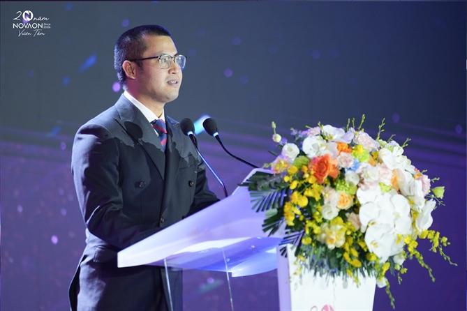 Ông Nguyễn Minh Quý - Chủ tịch tập đoàn Novaon phát biểu về kết hợp con người, tri thức tổ chức và AI