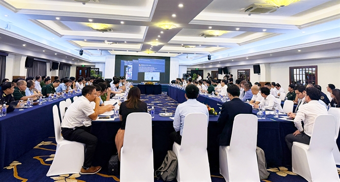 Hiệu quả của các chính sách mới không chỉ được đo bằng mức độ nghiêm ngặt của quy định, mà còn ở khả năng thực thi, mức độ tuân thủ của thị trường và năng lực ngăn chặn các dòng hàng nằm ngoài hệ thống quản lý chính thức.